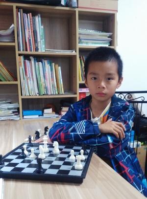 南昌10岁小男孩成为国际象棋"国家棋协大师"