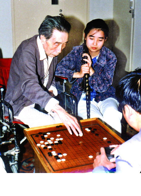 中國現代圍棋元老,安徽省黃山歙縣人,著名古代棋手過百齡後裔